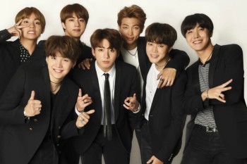 BTS се стягат за световно турне