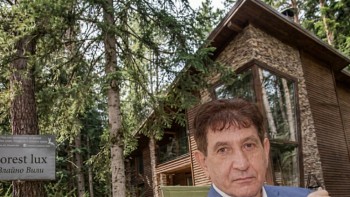 Бутат незаконни къщи на бивш кмет на Стамболийски